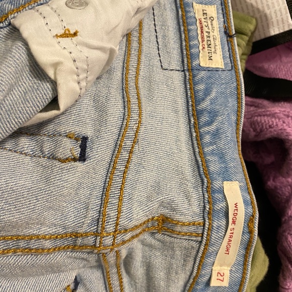 NWOT Levi’s Wedgie Straight Jeans - Picture 6 of 6